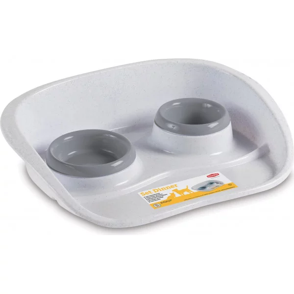 Миски на підносі 